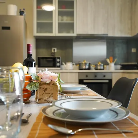 Theo And Ms Luxurious By Filos Inc Apartment *