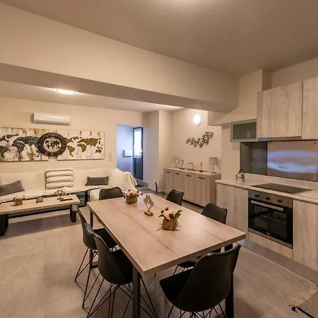 Theo And Ms Luxurious By Filos Inc Apartment