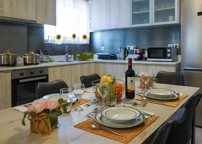 Apartment Theo And Ms Luxurious By Filos Inc