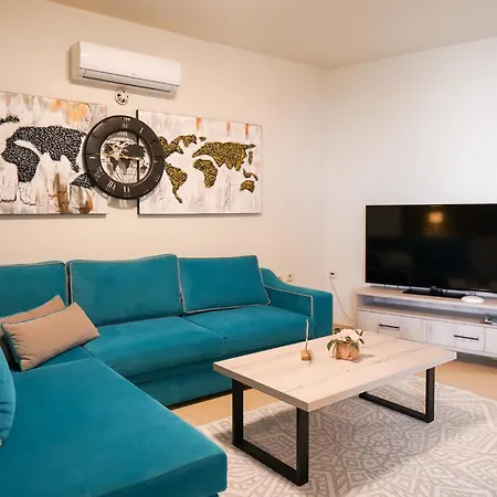 Theo And Ms Luxurious By Filos Inc * بلدة كوس