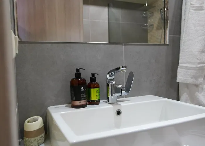 Theo And Ms Luxurious By Filos Inc * بلدة كوس